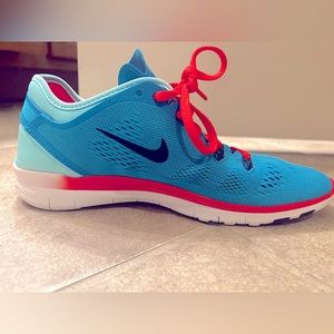 Nike Free Running Shoes Size 7